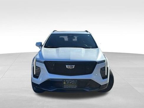 Used 2024 Cadillac XT4 Sport image 2