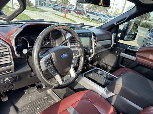 Used 2019 Ford F250 Platinum w/ Platinum Ultimate Package image 22