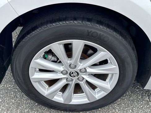 Certified 2023 Toyota Corolla SE w/ SE Premium Package FWD image 17