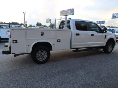 Used 2022 Ford F250 XL w/ Power Equipment Group AWD/4WD image 4
