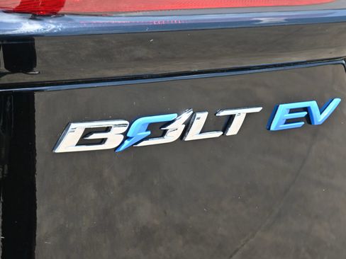 Used 2023 Chevrolet Bolt LT w/ Infotainment Package FWD image 22