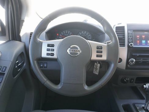 Used 2019 Nissan Frontier SV image 16