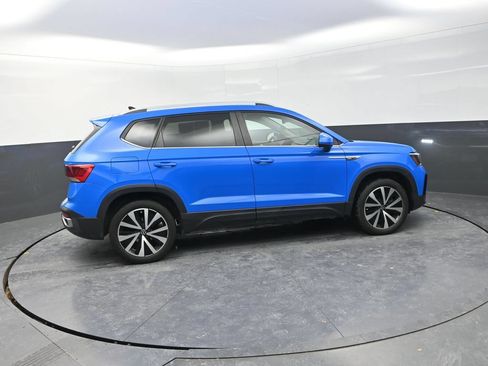 Used 2023 Volkswagen Taos SE FWD image 12