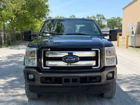 Used 2015 Ford F250 King Ranch w/ FX4 Off-Road Package AWD/4WD image 2