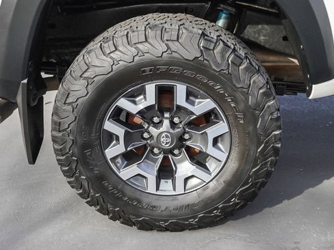Used 2023 Toyota Tacoma TRD Off-Road image 11