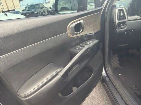 Used 2021 Kia Sorento EX FWD image 16