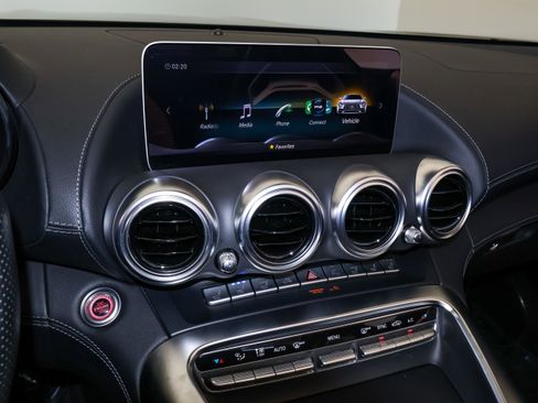 Used 2021 Mercedes-Benz AMG GT Roadster image 23