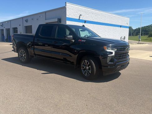 Used 2023 Chevrolet Silverado 1500 RST w/ Z71 Off-Road Package AWD/4WD image 7