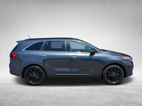 Certified 2019 Kia Sorento S image 2
