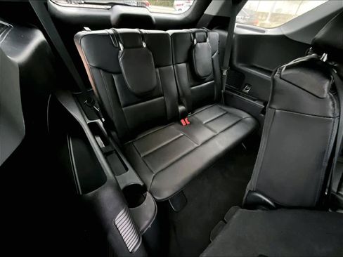 Used 2022 Ford Explorer XLT w/ Equipment Group 202A image 17