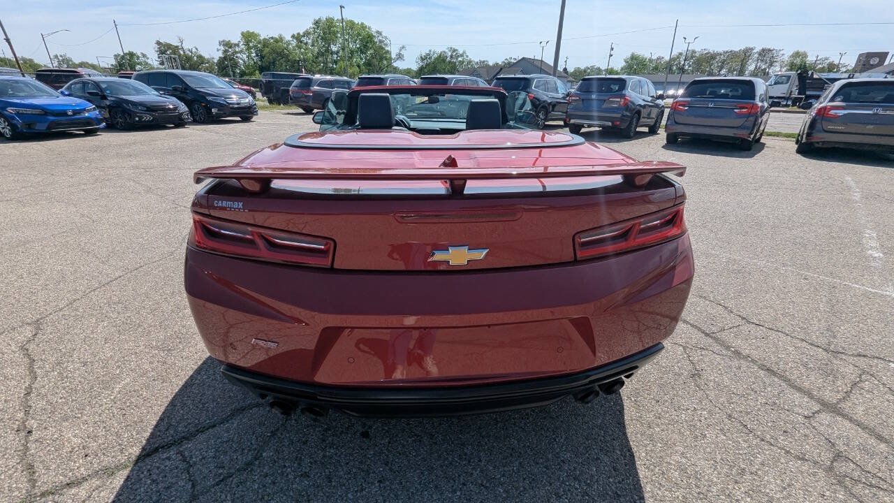Used 2017 Chevrolet Camaro LT RWD image 7