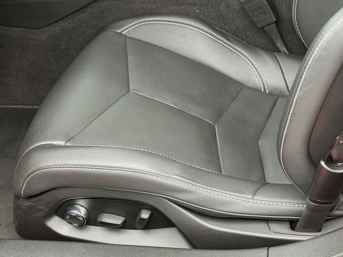 Used 2025 Chevrolet Corvette Stingray Preferred Conv w/ Stealth Interior Trim Package RWD image 23