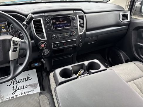 Used 2019 Nissan Titan S image 21