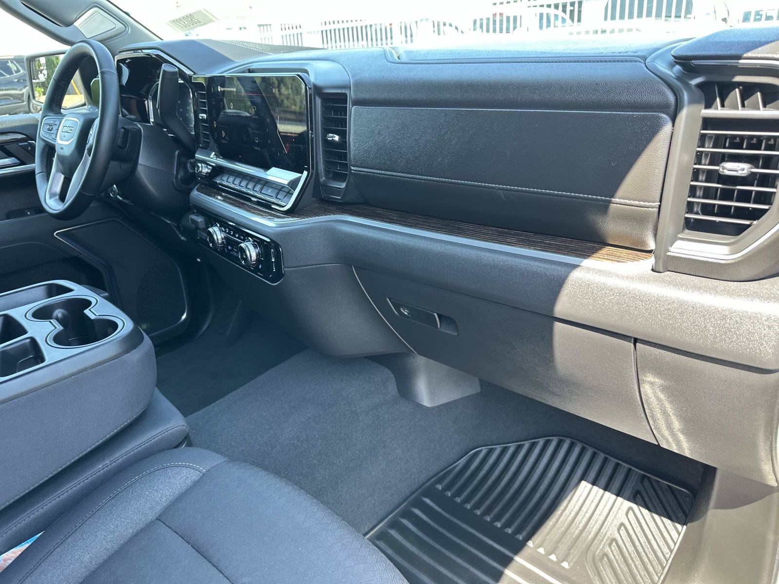 New 2026 GMC Sierra 1500 SLE w/ Preferred Package RWD image 29