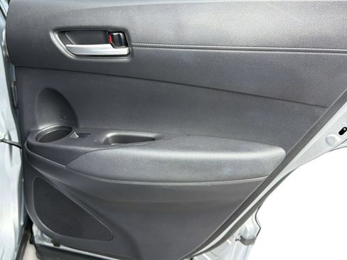 Used 2023 Toyota Corolla Cross XLE FWD image 32