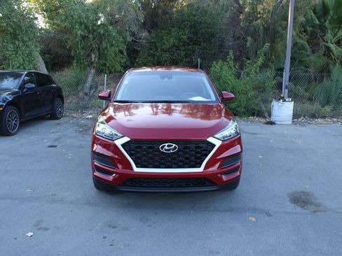 Used 2021 Hyundai Tucson SE FWD image 2
