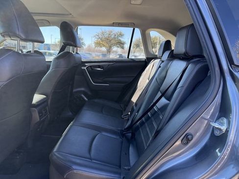 Used 2023 Toyota RAV4 XLE Premium image 27