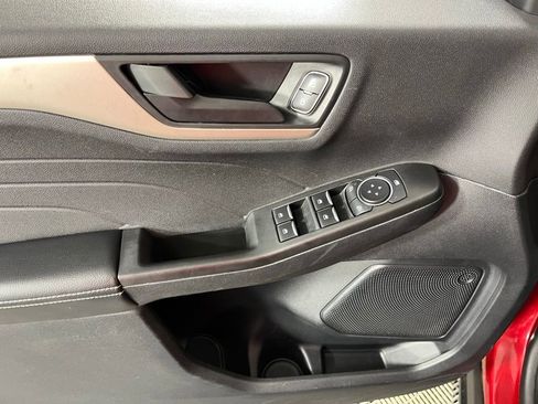 Used 2022 Ford Escape SE w/ SE Sport Appearance Package FWD image 24