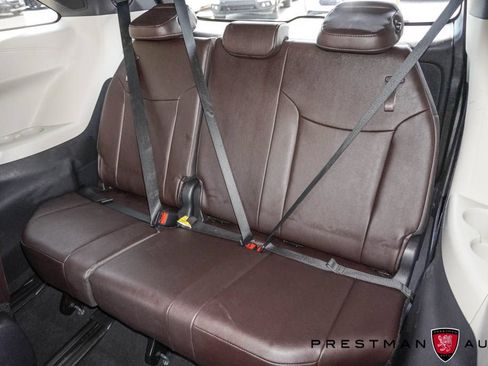 Used 2023 Toyota Sienna Platinum AWD/4WD image 46