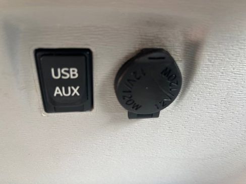 Used 2014 Toyota Sienna LE AWD/4WD image 11