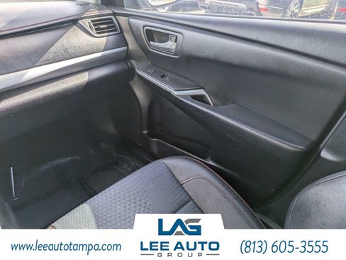 Used 2015 Toyota Camry SE FWD image 15