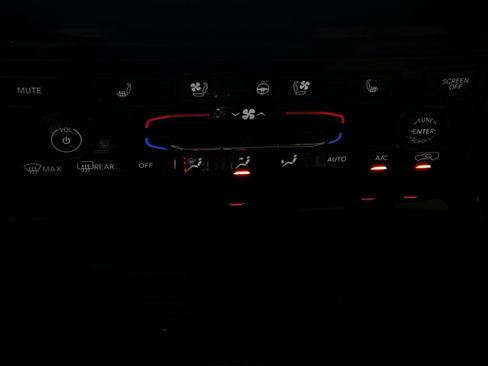 Used 2022 Jeep Grand Cherokee Summit AWD/4WD image 27