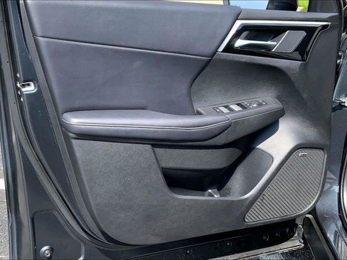 Used 2025 Mitsubishi Outlander SE FWD image 20