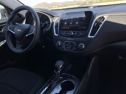Used 2023 Chevrolet Malibu LS FWD image 12
