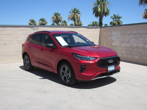 Used 2024 Ford Escape ST-Line AWD/4WD image 2