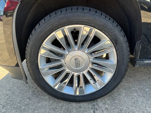 Used 2019 Cadillac Escalade Platinum RWD image 7
