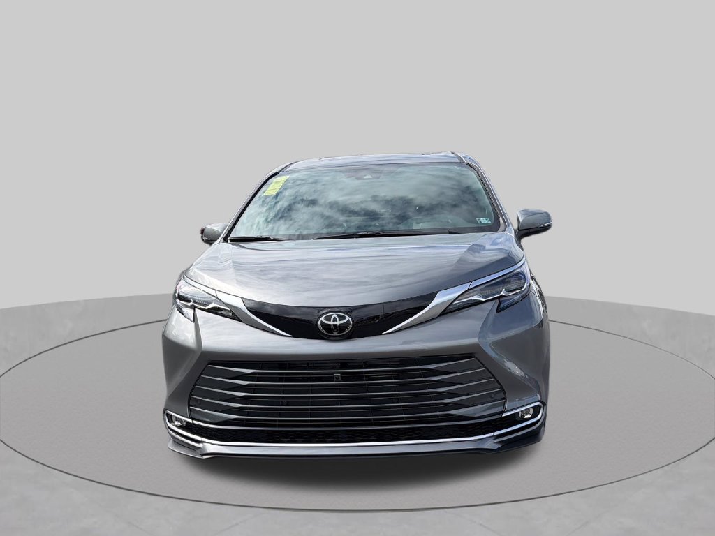 Used 2026 Toyota Sienna Platinum AWD/4WD image 2