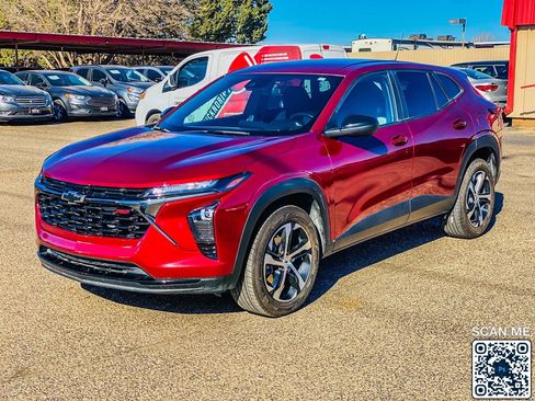 Used 2024 Chevrolet Trax RS w/ Driver Confidence Package image 4