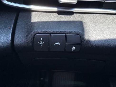 Used 2021 Hyundai Elantra Limited FWD image 33