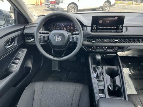 Certified 2025 Honda Accord SE image 7