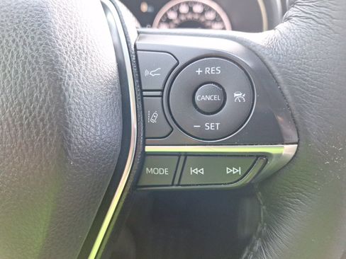 Used 2021 Toyota Avalon XLE image 22