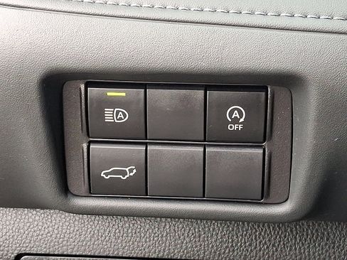 Used 2024 Toyota Highlander XLE AWD/4WD image 27