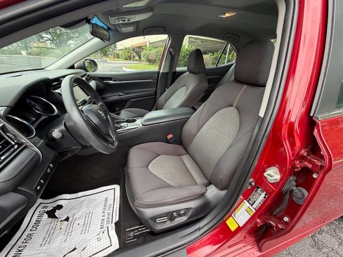 Used 2019 Toyota Camry LE FWD image 20