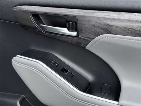 Certified 2022 Toyota Highlander Limited image 13
