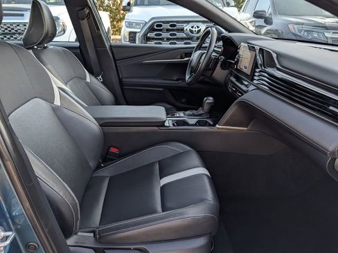 Used 2025 Toyota Camry SE w/ Convenience Package FWD image 30