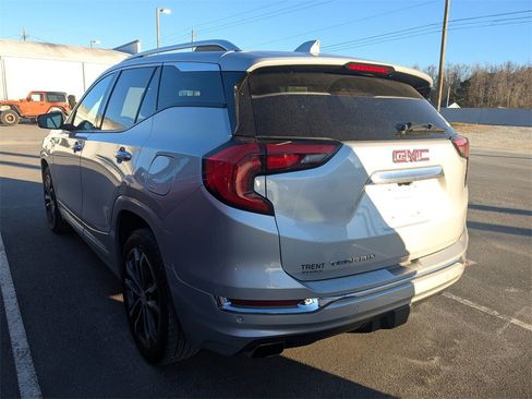 Used 2019 GMC Terrain Denali w/ Advanced Safety Package image 6