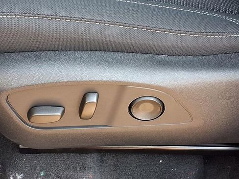 New 2026 Chevrolet Traverse LT image 3