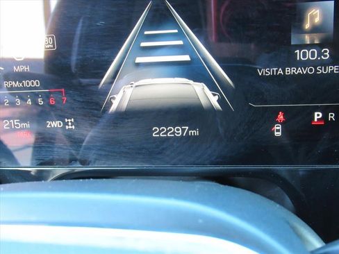 Used 2025 GMC Yukon XL Denali image 33