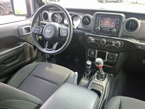 Used 2021 Jeep Gladiator Sport image 15