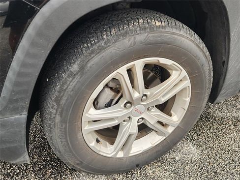 Used 2023 GMC Terrain SLE w/ Driver Convenience Package image 10