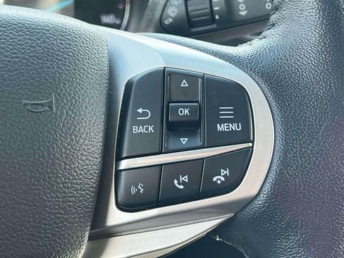 Used 2022 Ford Explorer XLT w/ Equipment Group 202A AWD/4WD image 29