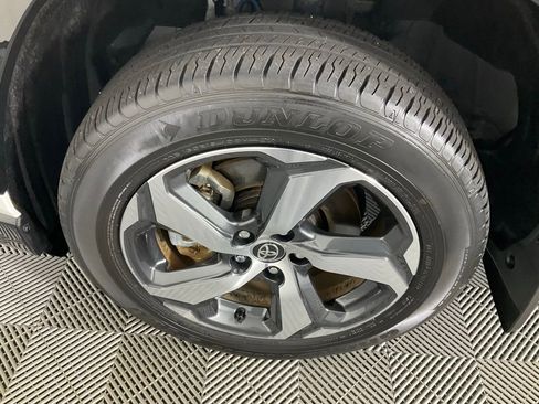 Used 2023 Toyota RAV4 SE image 10