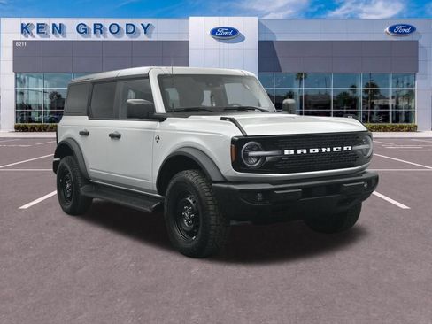 Used 2026 Ford Bronco Outer Banks AWD/4WD image 1