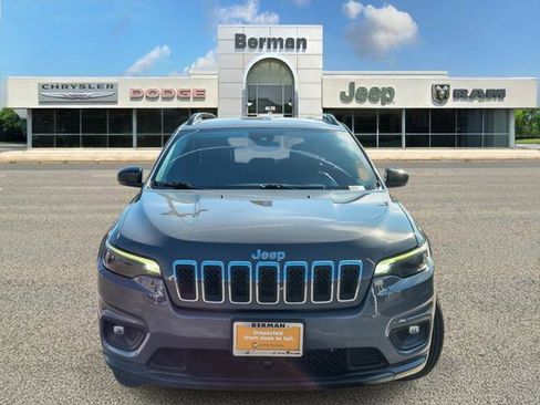 Certified 2022 Jeep Cherokee Latitude Lux w/ Mopar Interior Package image 5