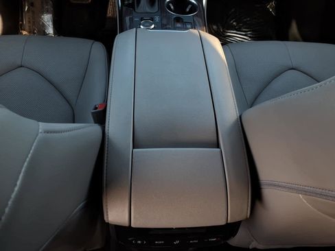 Used 2021 Toyota Highlander Limited image 35