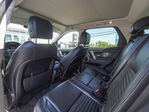Used 2020 Land Rover Discovery Sport SE AWD/4WD image 32